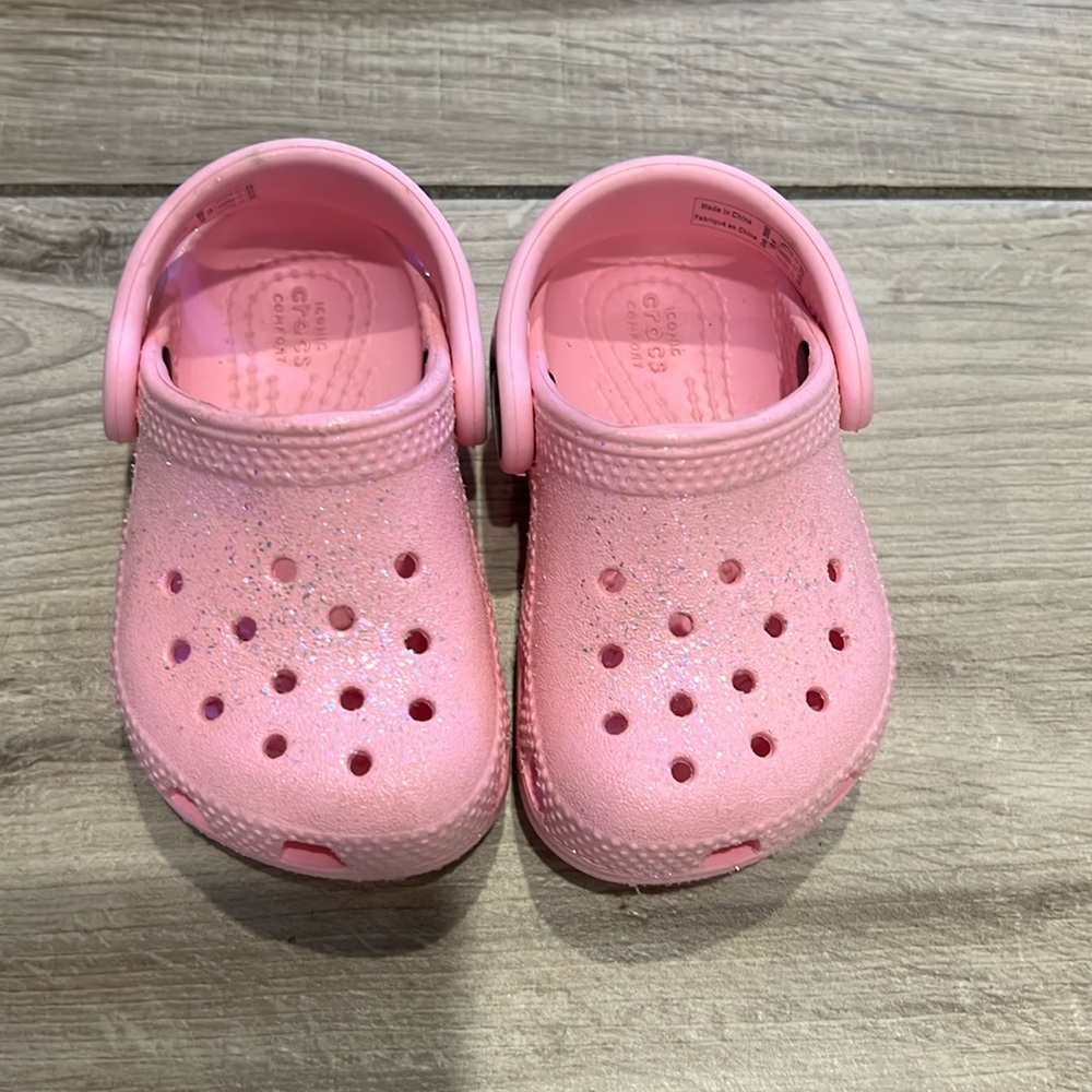 Excellent Condition Pink glitter Girl Crocs size 4